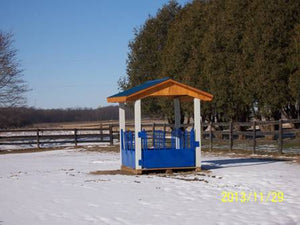 #HF66 Hay Feeder With Roof - Maxwell Garden Centre